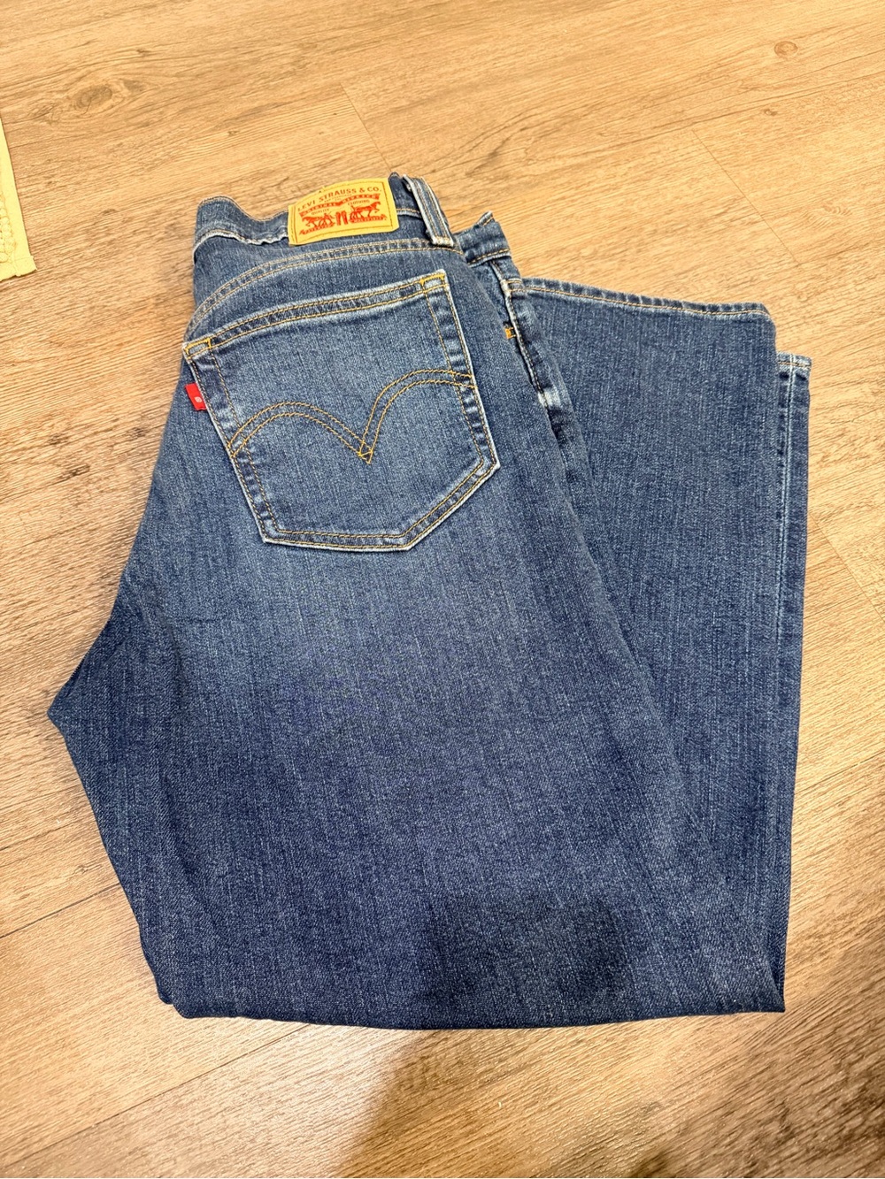Levi's Women's Dark Blue Relaxed Fit Jeans